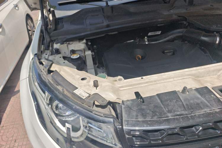 Used Land Rover Discovery Sport 2016 2.0T HSE Engine Bay Right