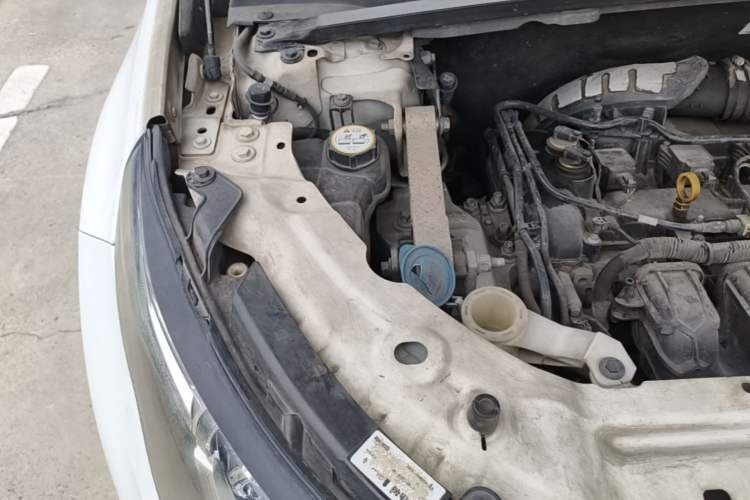 Used Land Rover Discovery Sport 2016 2.0T HSE Engine Bay Right