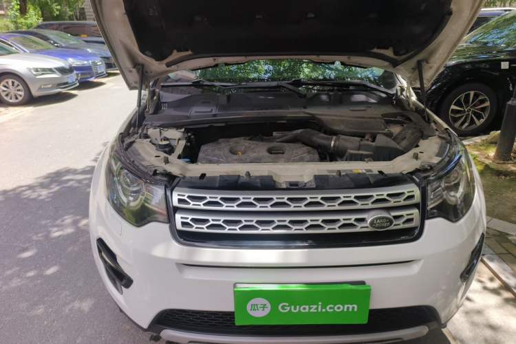 Used Land Rover Discovery Sport 2016 2.0T HSE Engine Bay Right