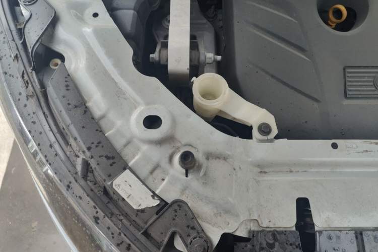 Used Land Rover Discovery Sport 2016 2.0T S Engine Bay Right