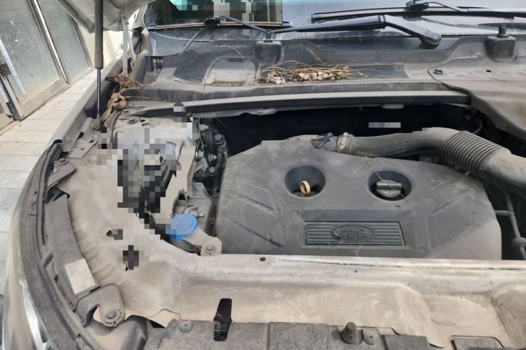 Used Land Rover Discovery Sport 2016 2.0T SE Engine Bay Right