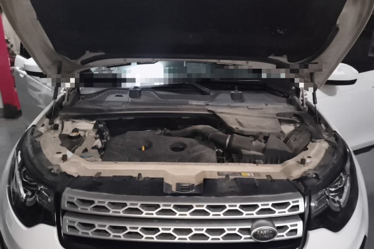 Used Land Rover Discovery Sport 2016 2.0T HSE Engine Bay