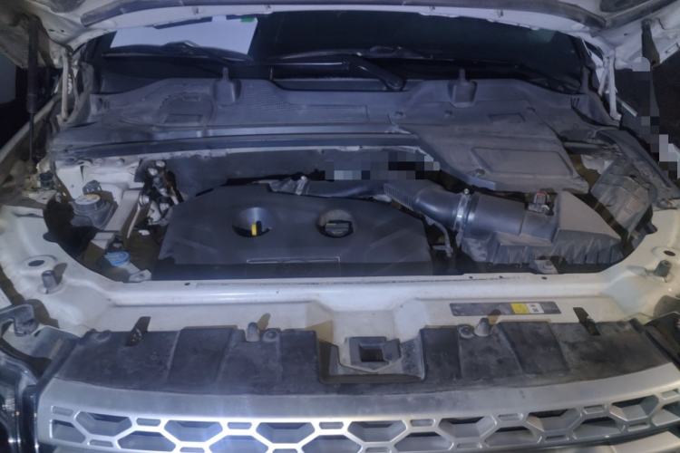 Used Land Rover Discovery Sport 2016 2.0T HSE Engine Bay