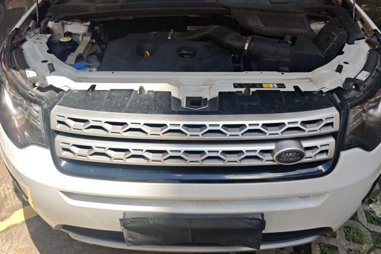 Used Land Rover Discovery Sport 2016 2.0T HSE Engine Bay