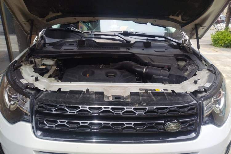 Used Land Rover Discovery Sport 2016 2.0T HSE Engine Bay