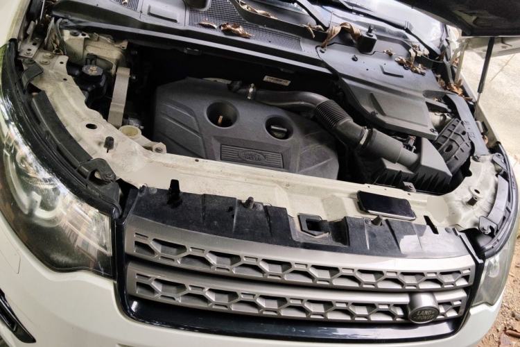 Used Land Rover Discovery Sport 2016 2.0T SE Engine Bay