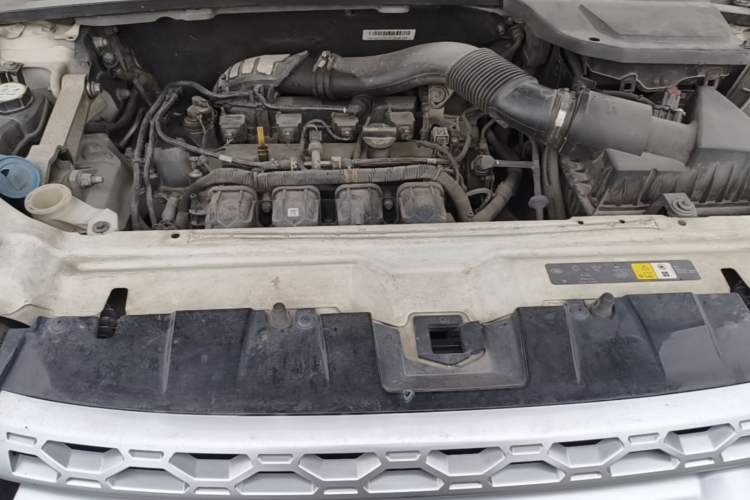 Used Land Rover Discovery Sport 2016 2.0T HSE Engine Bay