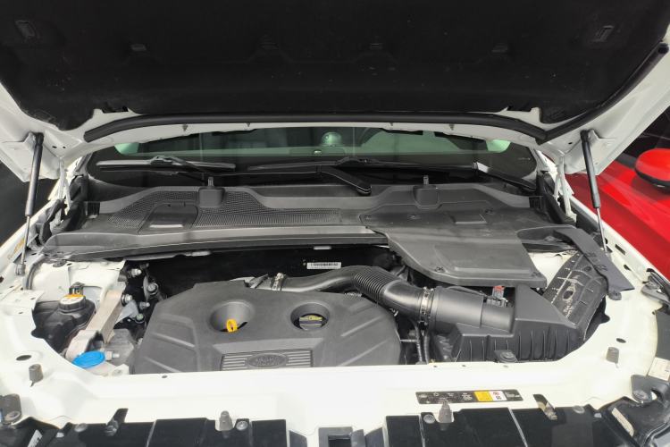 Used Land Rover Discovery Sport 2016 2.0T SE Engine Bay