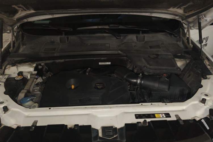 Used Land Rover Discovery Sport 2016 2.0T SE Engine Bay