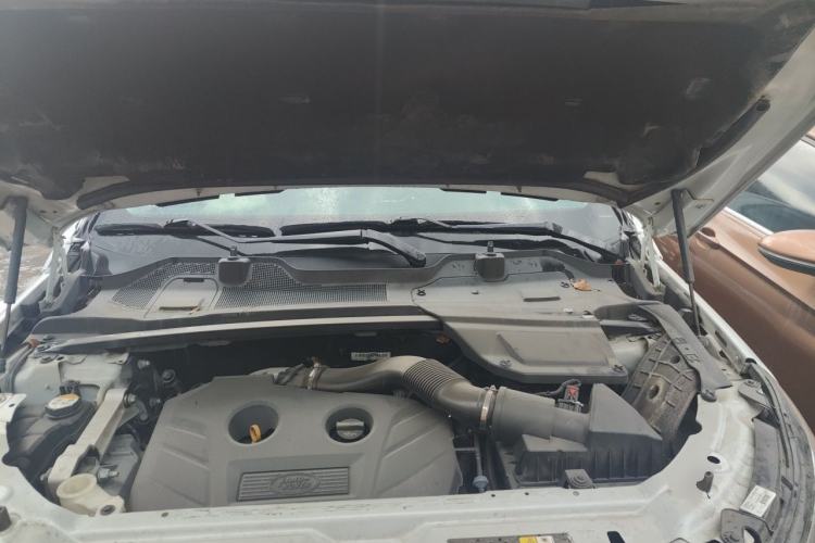Used Land Rover Discovery Sport 2016 2.0T S Engine Bay