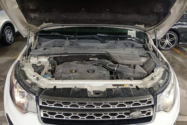 Used Land Rover Discovery Sport 2016 2.0T SE Engine Bay
