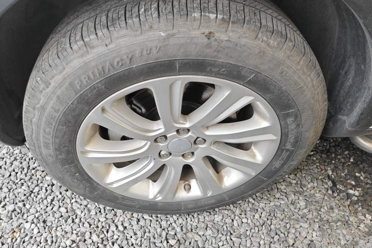 Used Land Rover Discovery Sport 2016 2.0T SE Exterior 2