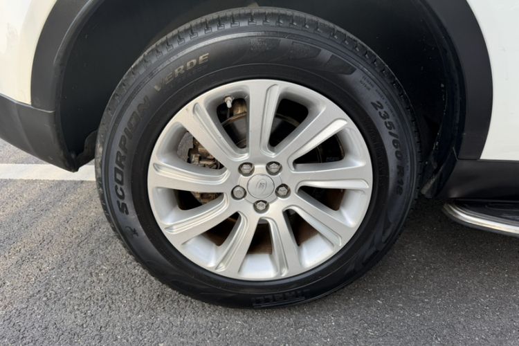 Used Land Rover Discovery Sport 2016 2.0T SE Exterior 2