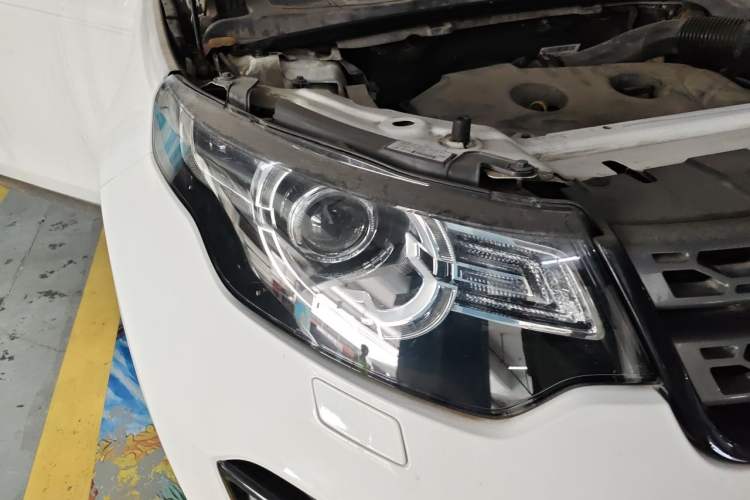 Used Land Rover Discovery Sport 2016 2.0T SE Exterior 3