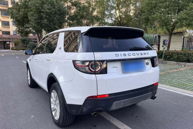 Used Land Rover Discovery Sport 2016 2.0T SE Exterior 4