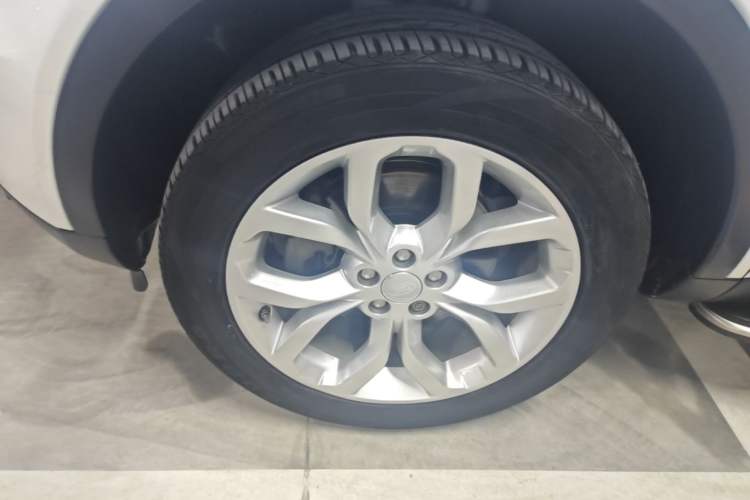 Used Land Rover Discovery Sport 2016 2.0T HSE Exterior 4