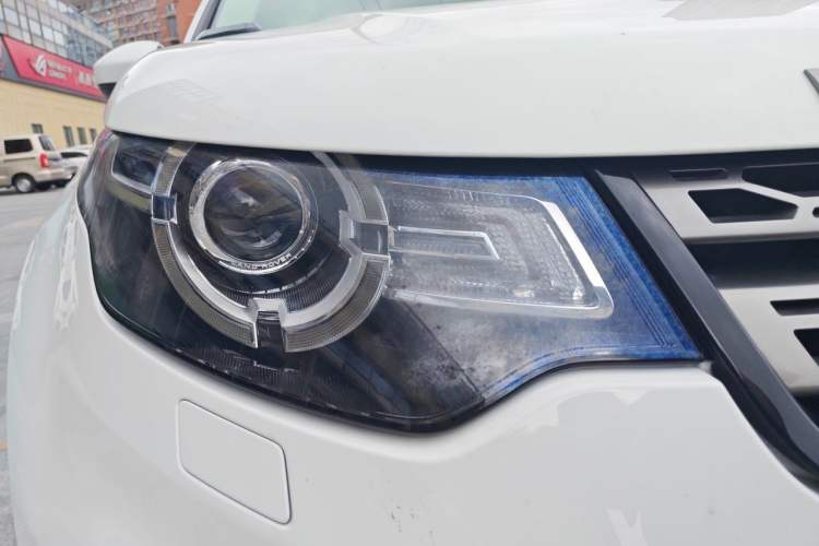 Used Land Rover Discovery Sport 2016 2.0T SE Exterior 6