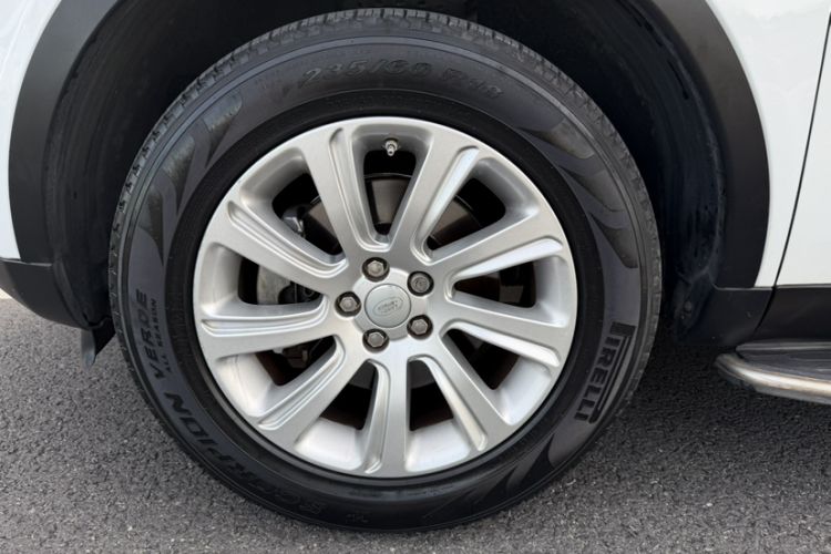 Used Land Rover Discovery Sport 2016 2.0T SE Exterior 8