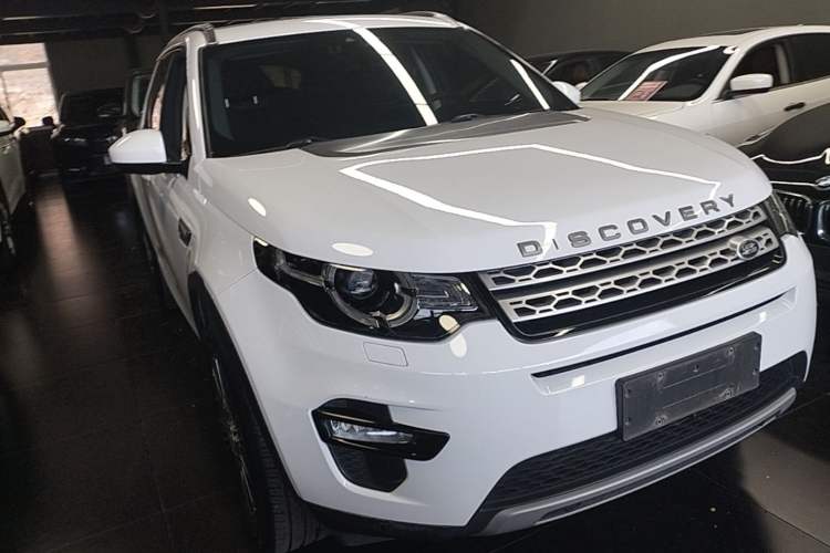 Used Land Rover Discovery Sport 2016 2.0T HSE Front Right 45 Deg