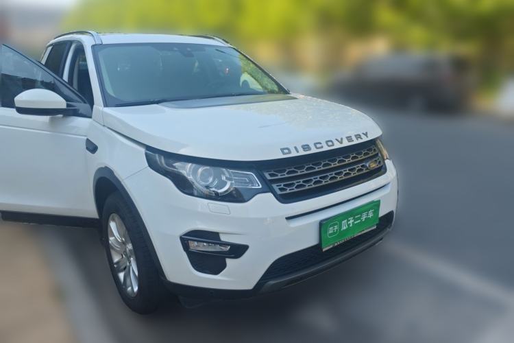 Used Land Rover Discovery Sport 2016 2.0T SE Front Right 45 Deg