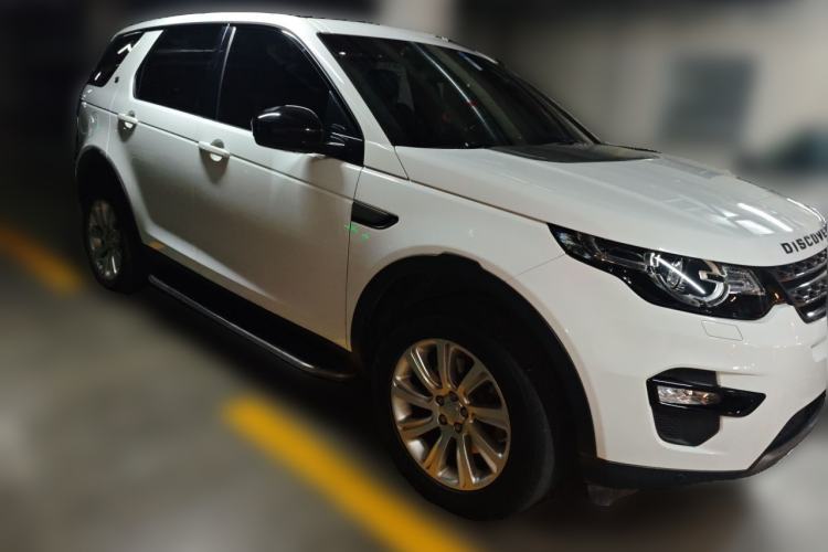Used Land Rover Discovery Sport 2016 2.0T SE Front Right 45 Deg