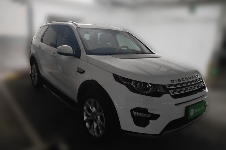 Used Land Rover Discovery Sport 2016 2.0T HSE Front Right 45 Deg