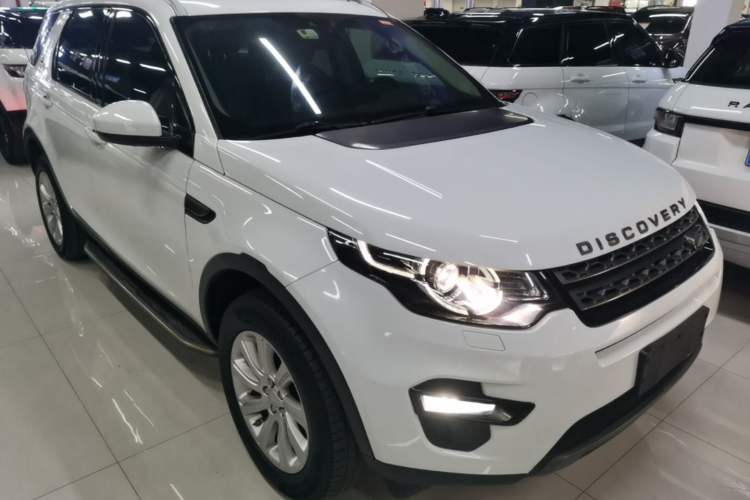 Used Land Rover Discovery Sport 2016 2.0T SE Front Right 45 Deg