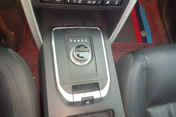 Used Land Rover Discovery Sport 2016 2.0T SE Gear Lever