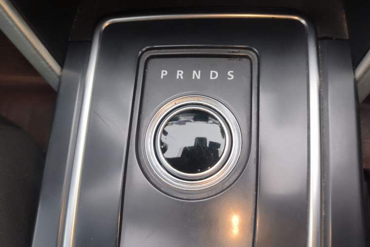 Used Land Rover Discovery Sport 2016 2.0T SE Gear Lever
