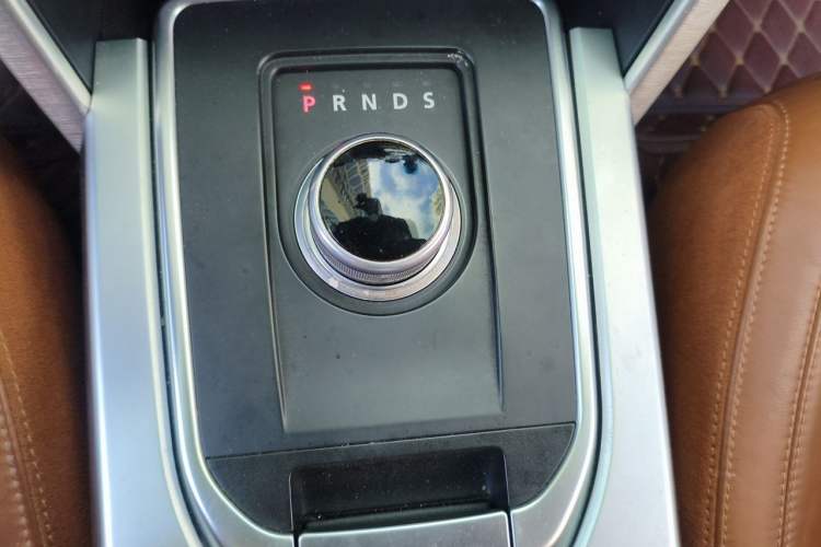 Used Land Rover Discovery Sport 2016 2.0T HSE LUXURY Gear Lever