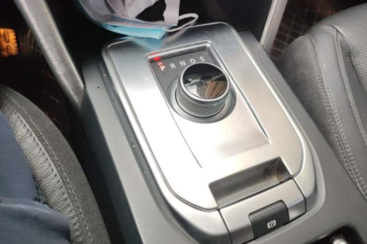 Used Land Rover Discovery Sport 2016 2.0T HSE Gear Lever
