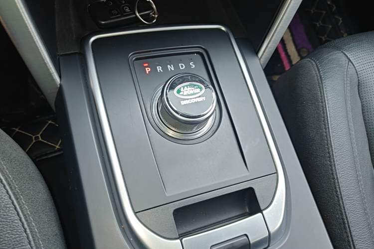 Used Land Rover Discovery Sport 2016 2.0T SE Gear Lever