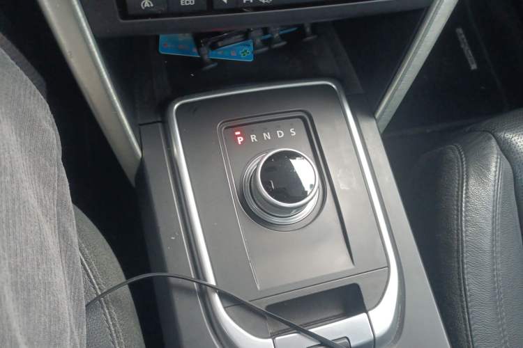 Used Land Rover Discovery Sport 2016 2.0T HSE Gear Lever