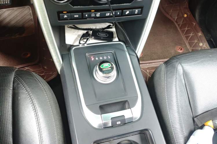 Used Land Rover Discovery Sport 2016 2.0T SE Gear Lever