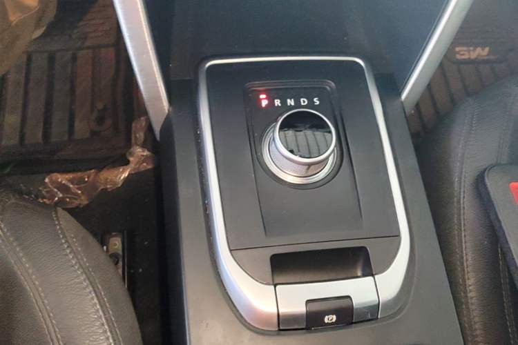 Used Land Rover Discovery Sport 2016 2.0T HSE Gear Lever