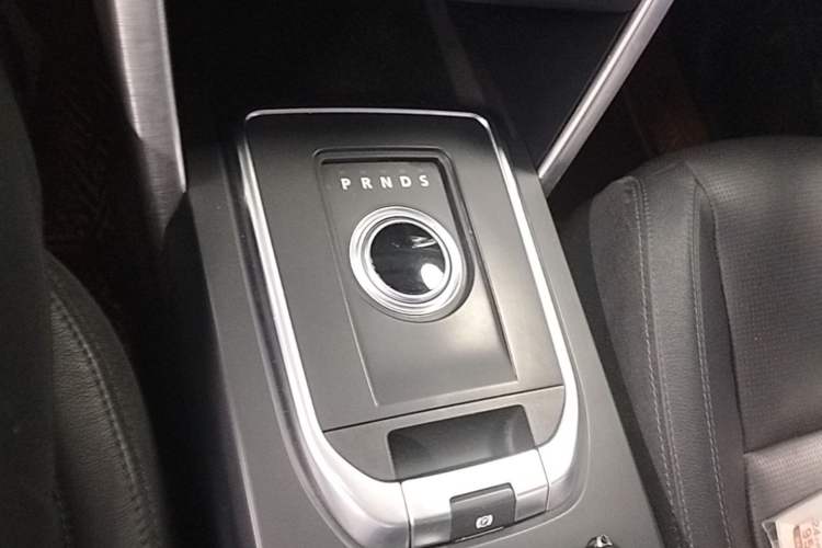 Used Land Rover Discovery Sport 2016 2.0T HSE Gear Lever