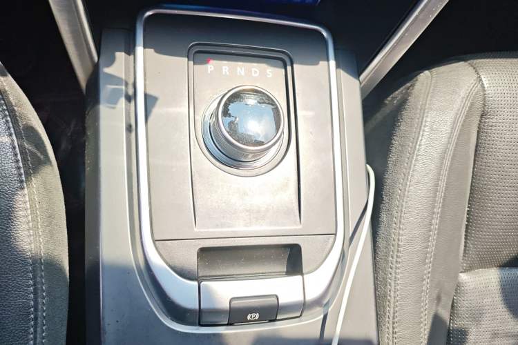 Used Land Rover Discovery Sport 2016 2.0T HSE Gear Lever