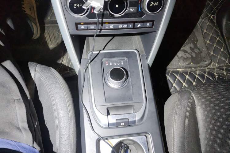 Used Land Rover Discovery Sport 2016 2.0T HSE Gear Lever