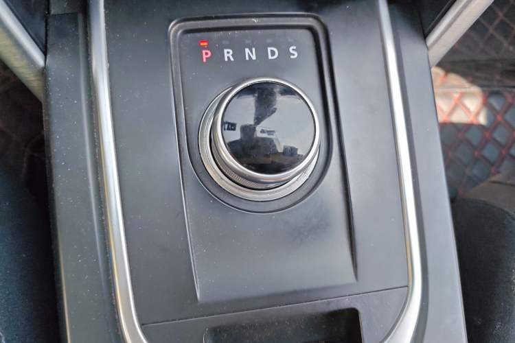 Used Land Rover Discovery Sport 2016 2.0T HSE Gear Lever