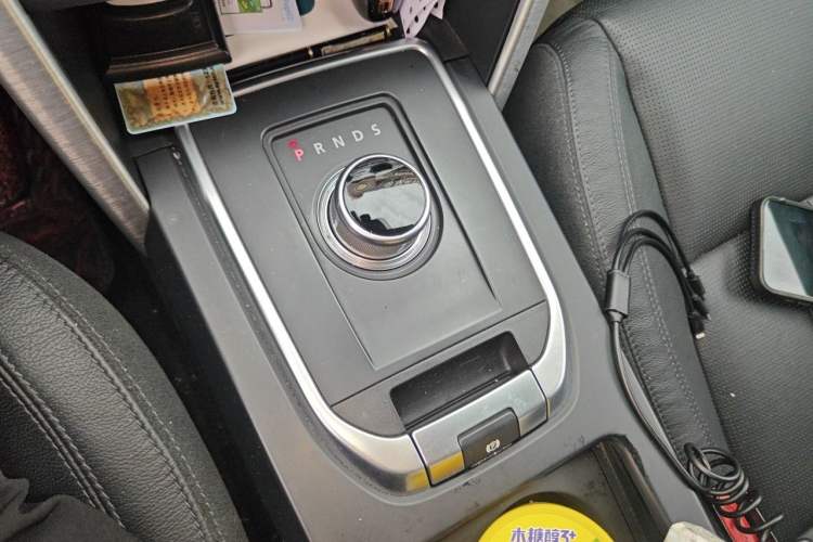 Used Land Rover Discovery Sport 2016 2.0T SE Gear Lever