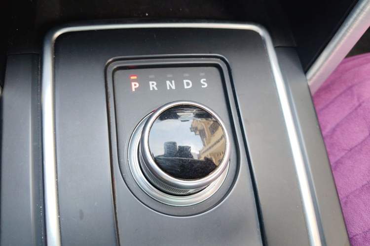 Used Land Rover Discovery Sport 2016 2.0T HSE Gear Lever