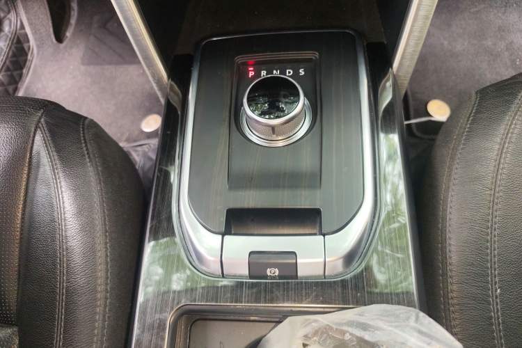 Used Land Rover Discovery Sport 2016 2.0T HSE Gear Lever