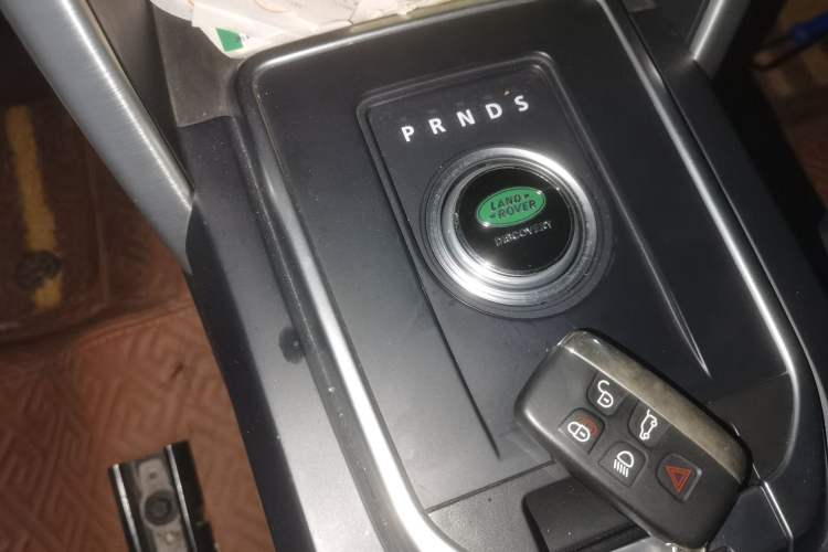 Used Land Rover Discovery Sport 2016 2.0T SE Gear Lever