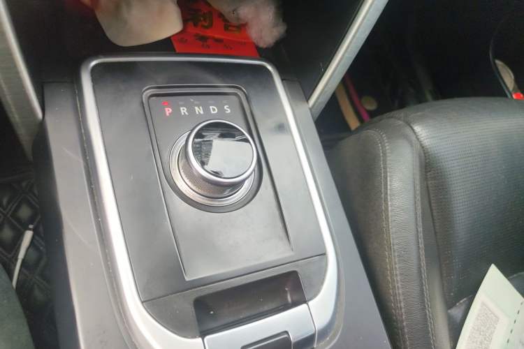 Used Land Rover Discovery Sport 2016 2.0T HSE Gear Lever