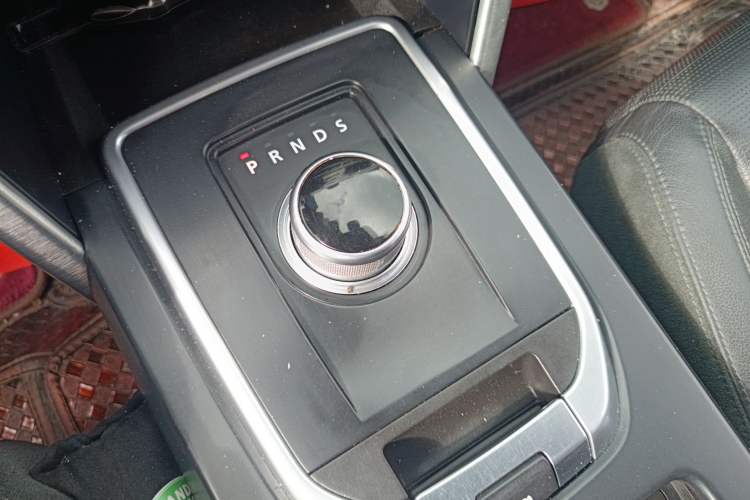 Used Land Rover Discovery Sport 2016 2.0T SE Gear Lever