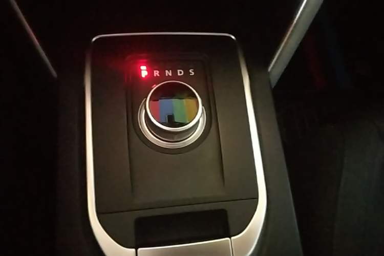 Used Land Rover Discovery Sport 2016 2.0T HSE LUXURY Gear Lever