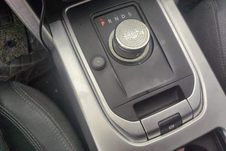 Used Land Rover Discovery Sport 2016 2.0T HSE Gear Lever