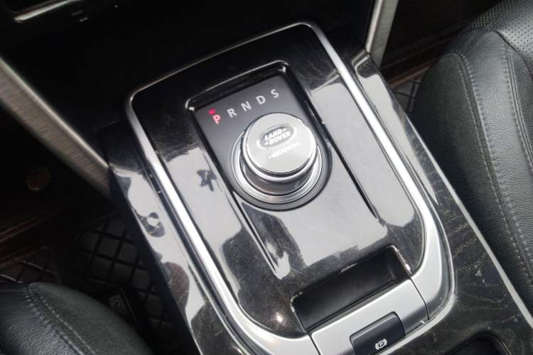 Used Land Rover Discovery Sport 2016 2.0T SE Gear Lever