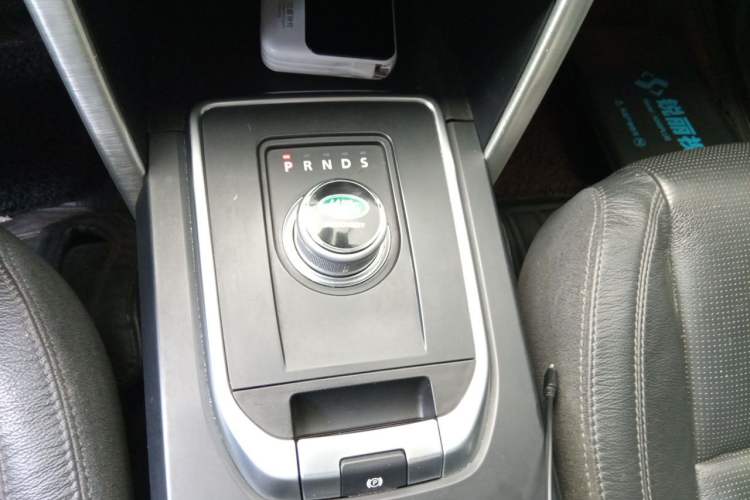 Used Land Rover Discovery Sport 2016 2.0T SE Gear Lever