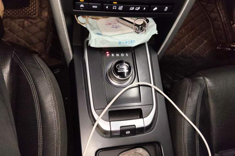 Used Land Rover Discovery Sport 2016 2.0T SE Gear Lever